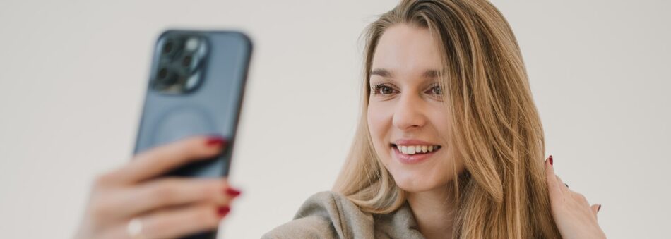 UGC w reklamie: dlaczego nagranie z telefonu sprzedaje lepiej niż spot?